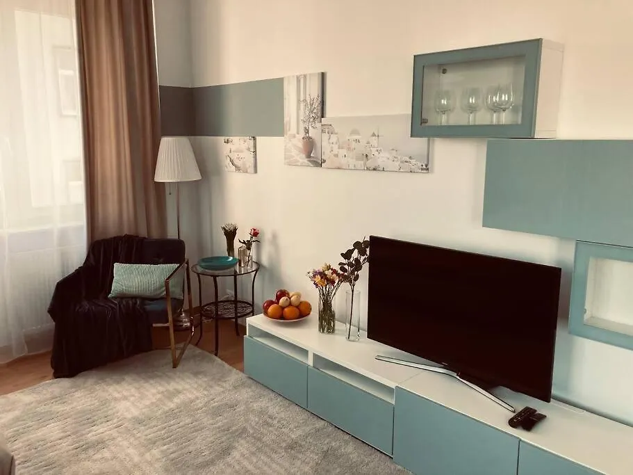 Studio Centrum 바르샤바 0*,  폴란드